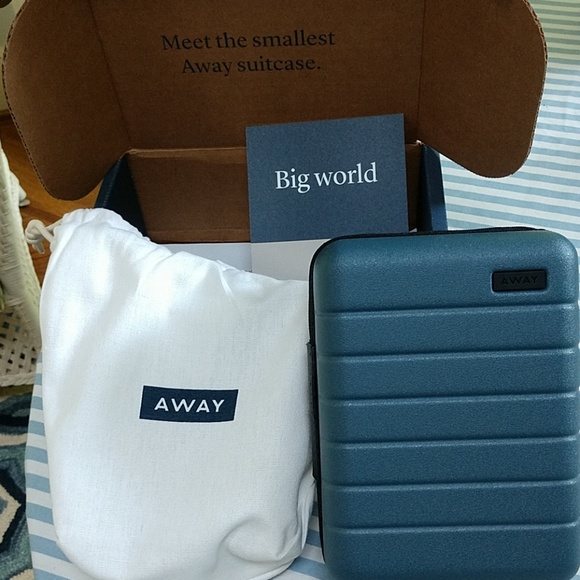 away coast luggage